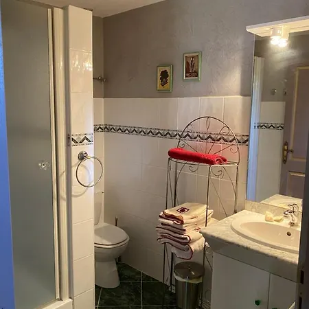 Des Sources Bed & Breakfast 3*